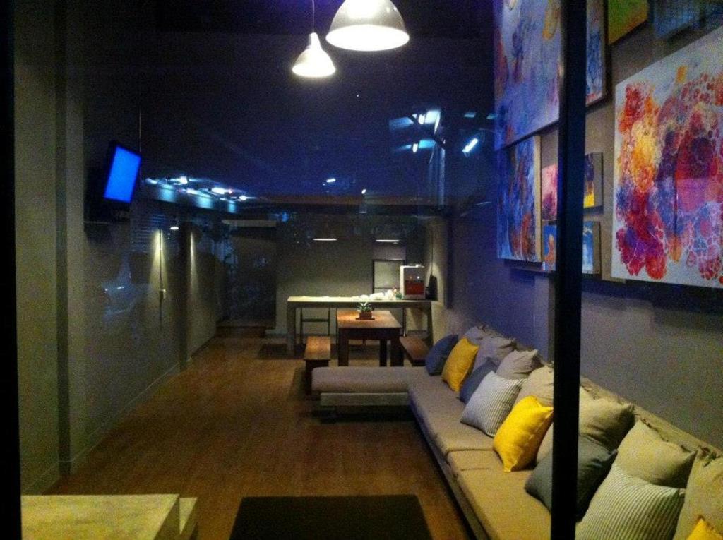In A Box Hostel Bangkok Exterior foto