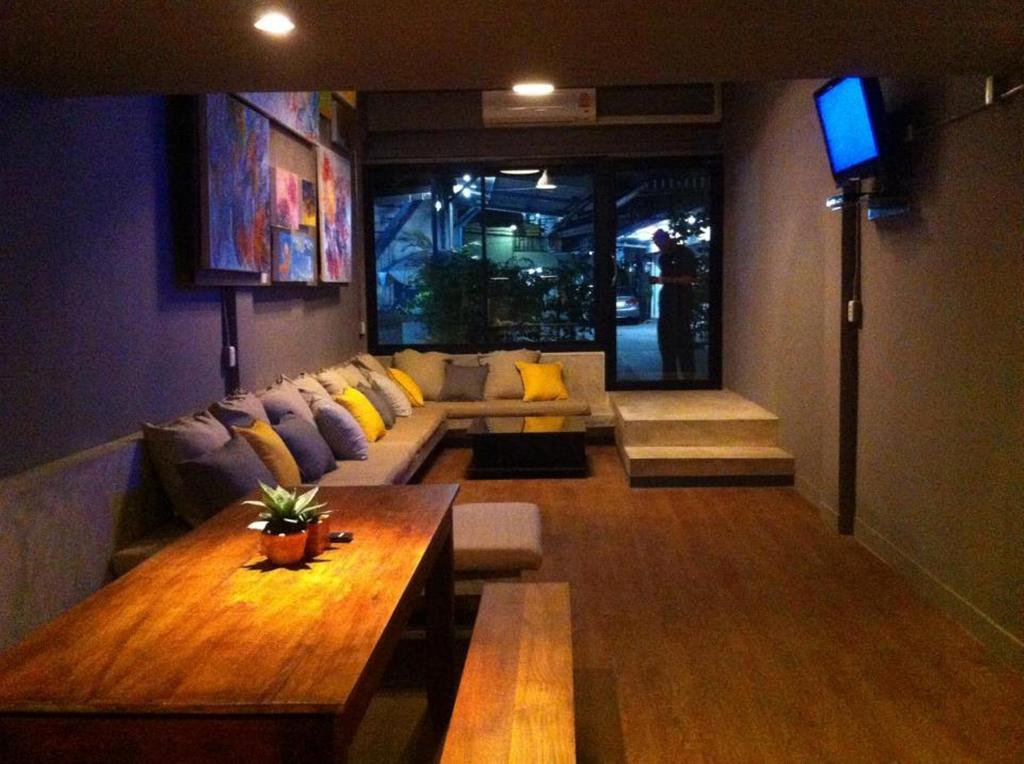 In A Box Hostel Bangkok Exterior foto