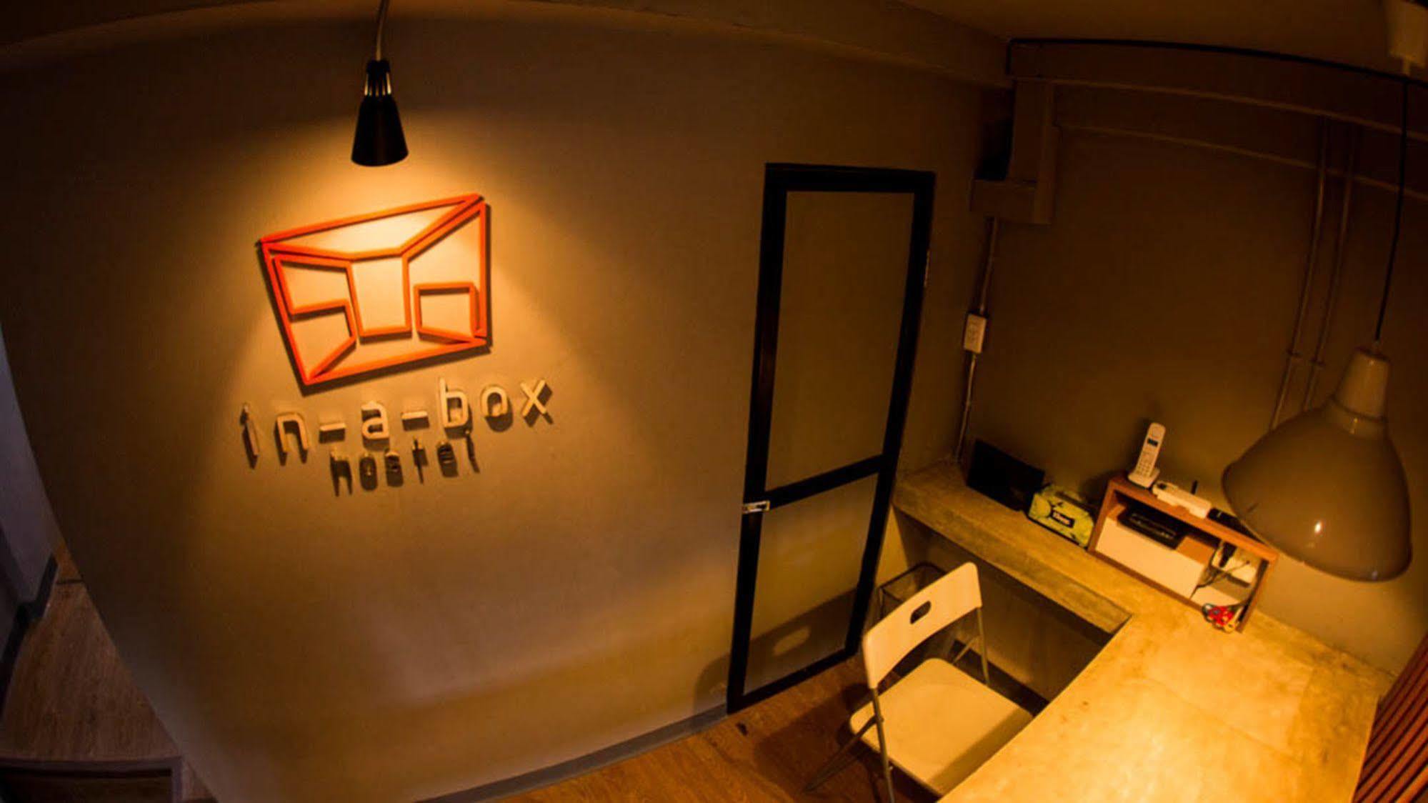 In A Box Hostel Bangkok Exterior foto