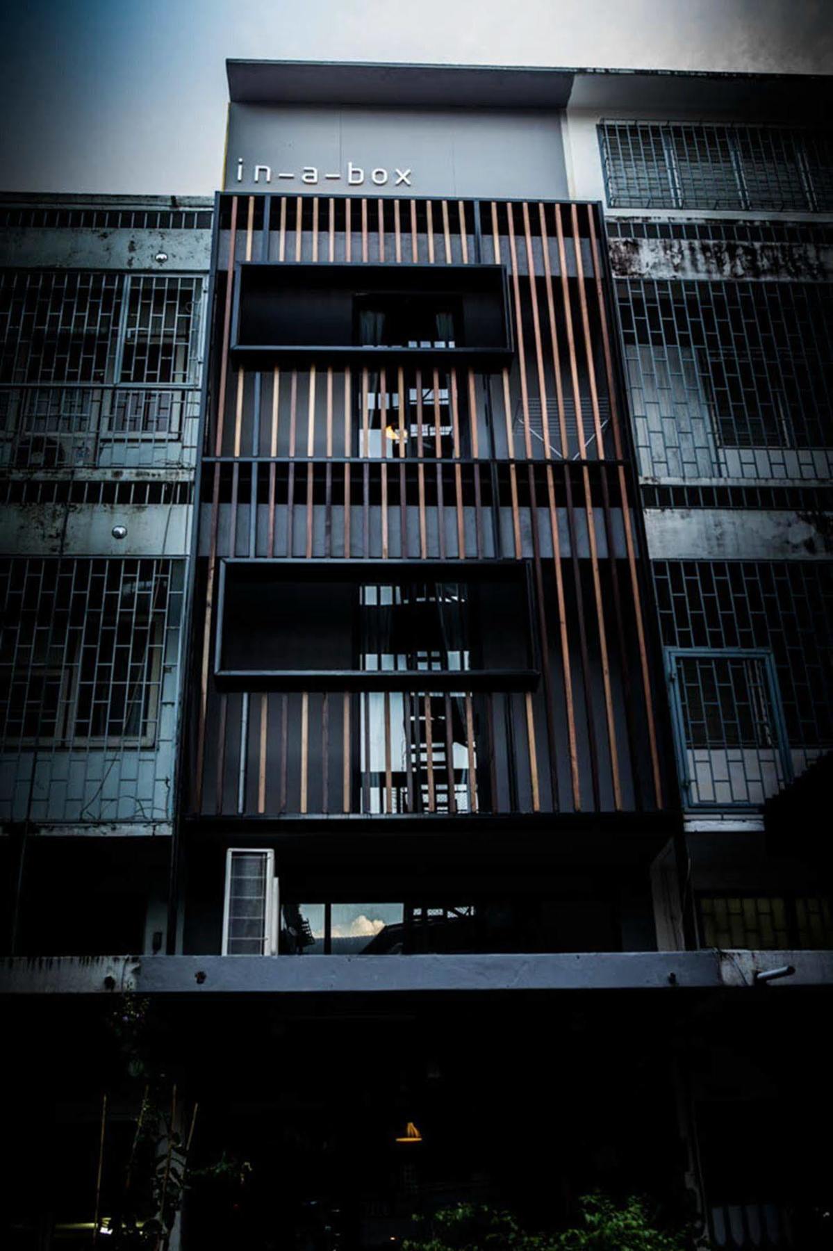 In A Box Hostel Bangkok Exterior foto